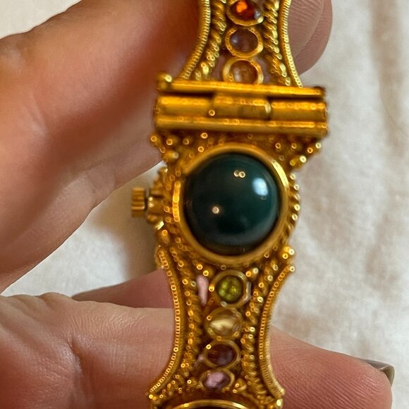 Indian gold-toned hinged bangle with crystals and green/red stones, screw close - Picture 7 of 13